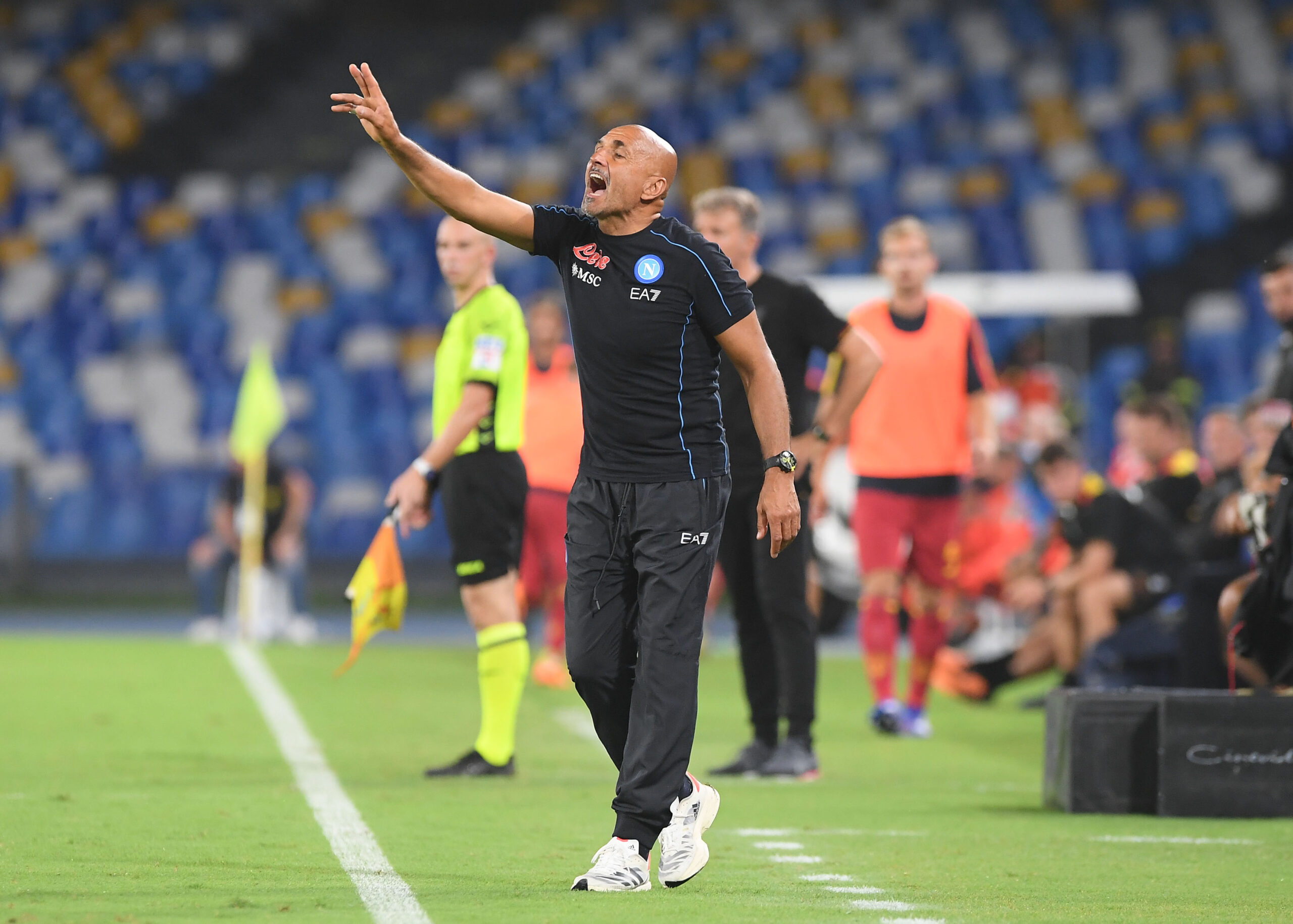 爱游戏体育-今晨纽卡斯尔临场应变——全明星赛节点到来，目标明确，赛程密集仍需轮换(水晶宫vs纽卡斯尔联赛事前瞻)