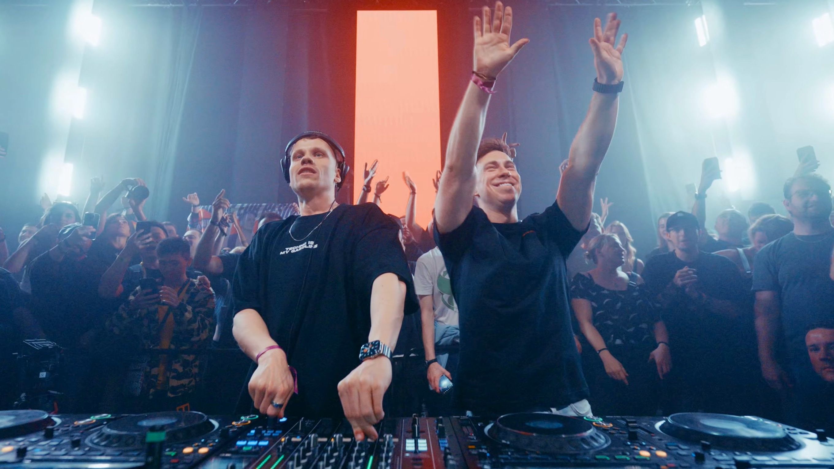 表现优异首场状态出色,瑞士队观众沸腾!,字母哥重返赛场观众掌声雷动的简单介绍 表现优异首场状态出色,瑞士队观众沸腾!,字母哥重返赛场观众掌声雷动的简单介绍