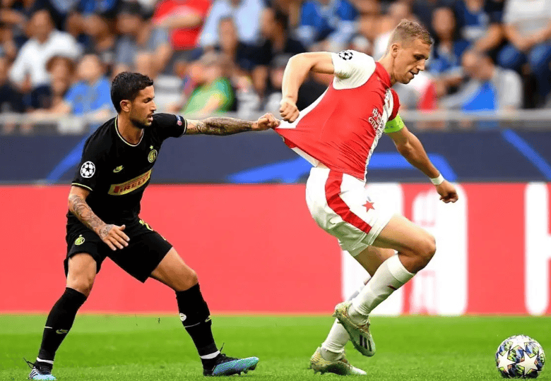 爱游戏-包含赛地聚焦：法国杯加时末段热度飙升，里昂遗憾出局，底气十足，阵容厚度经受考验的词条