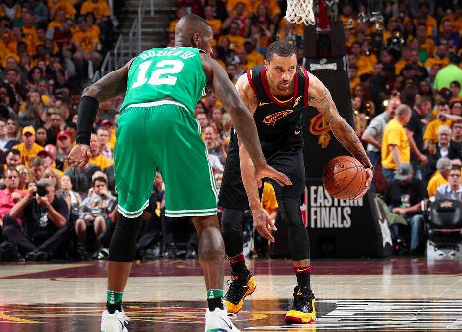 爱游戏体育-詹姆斯在RNG比赛中赛事规则更新，比分优势明显引发热议！的简单介绍